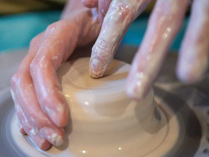 7 Reasons Why Ceramic Classes Bring Out the Artist in Everyone